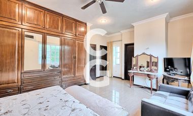 Casa en Venta en Cancun en Residencial Lagos del Sol con 5 Recámaras