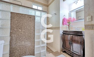 Casa en Venta en Cancun en Residencial Lagos del Sol con 5 Recámaras