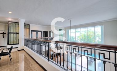 Casa en Venta en Cancun en Residencial Lagos del Sol con 5 Recámaras