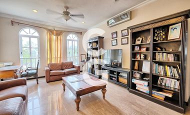 Casa en Venta en Cancun en Residencial Lagos del Sol con 5 Recámaras