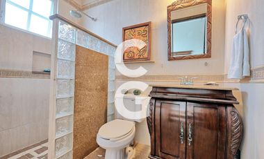 Casa en Venta en Cancun en Residencial Lagos del Sol con 5 Recámaras