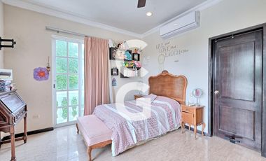 Casa en Venta en Cancun en Residencial Lagos del Sol con 5 Recámaras