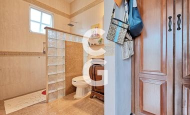 Casa en Venta en Cancun en Residencial Lagos del Sol con 5 Recámaras