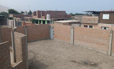 Terreno en Venta en Chancay con Construcción