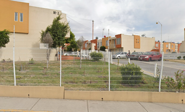 BONITA CASA ADJUDICADA PARA VENTA EN LA CALLE DE CUARZO 28 COLONIA VILLAS DE TIZAYUCA