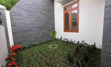 Rumah Mewah Luas 280m² Gress Garasi 4 Mobil Finishing Solo Kota