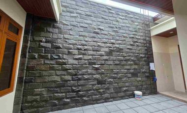 Rumah Mewah Luas 280m² Gress Garasi 4 Mobil Finishing Solo Kota