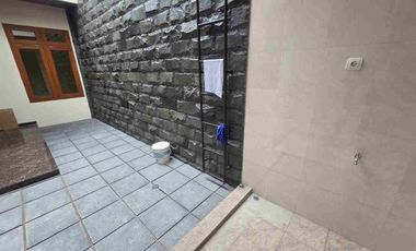 Rumah Mewah Luas 280m² Gress Garasi 4 Mobil Finishing Solo Kota
