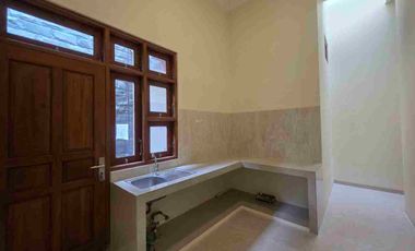 Rumah Mewah Luas 280m² Gress Garasi 4 Mobil Finishing Solo Kota