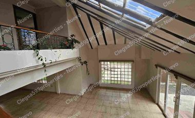 RENTO CASA CON JARDIN EN CHALLUABAMBA EN URBANIZACION