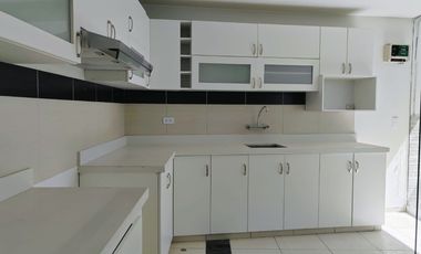 Casa En Venta En Quinta Privada Cayma Parte Baja - Cerca a Zona Financiera y Comercial