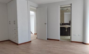 Casa En Venta En Quinta Privada Cayma Parte Baja - Cerca a Zona Financiera y Comercial