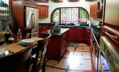 Residencia en venta o renta en Jardines en la Montaña