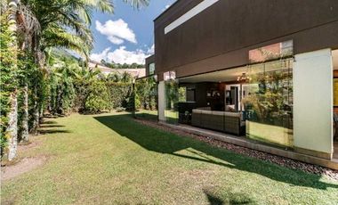 CASA EXCLUSIVA EN ENVIGADO LOMA DEL ESCOBERO