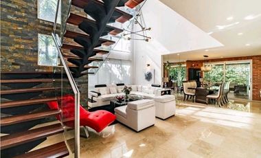 CASA EXCLUSIVA EN ENVIGADO LOMA DEL ESCOBERO