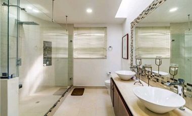 CASA EXCLUSIVA EN ENVIGADO LOMA DEL ESCOBERO