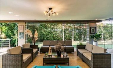 CASA EXCLUSIVA EN ENVIGADO LOMA DEL ESCOBERO