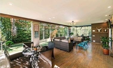 CASA EXCLUSIVA EN ENVIGADO LOMA DEL ESCOBERO