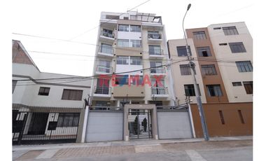 Venta de DUPLEX con Cochera en Cercado de Lima - Frente a Parque UNMSM PUCP