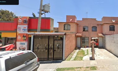 CASA EN VENTA Calle Retorno Llano de Bezares No. 2, Vivienda A, Lote 7, Manzana 4, Fraccionamiento Cofradía San Miguel, Municipio de Cuautitlán Izcall