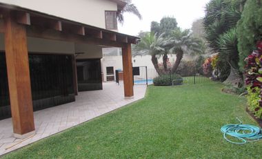 Bella Residencia 539 m2, techos doble altura – Barandiarán, La Planicie