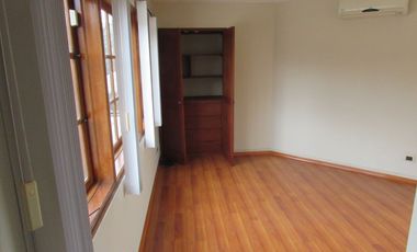 Bella Residencia 539 m2, techos doble altura – Barandiarán, La Planicie