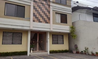 Departamento amoblado en renta, sector Kennedy Norte