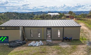 VENTA DE FINCA PARA ESTRENAR EN SAN VICENTE ( Ant) con escritura 100% por solo ‼️$489.000.000 COP‼️