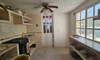 casa de oportunidad muy amplia con alberca