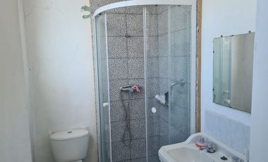 Venta de 3 Casas con único rol, $199.000.000 en plena Avenida Matta, Valparaíso