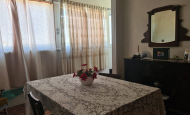 Venta de 3 Casas con único rol, $199.000.000 en plena Avenida Matta, Valparaíso