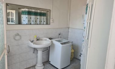 Venta de 3 Casas con único rol, $199.000.000 en plena Avenida Matta, Valparaíso