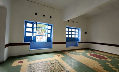 ARRIENDO CASA LOCAL, CENTRO