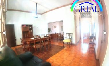 Gran terreno con 2 casas en Providencia