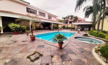 VENTA CASA 4 DORMITORIOS SAMBORONDON SAN ISIDRO