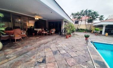 VENTA CASA 4 DORMITORIOS SAMBORONDON SAN ISIDRO