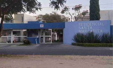 Amplia casa en renta dentro de coto privado