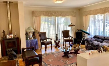 I. Holzapfel #639. Amplia Casa 4D4B en Lomas de Montemar