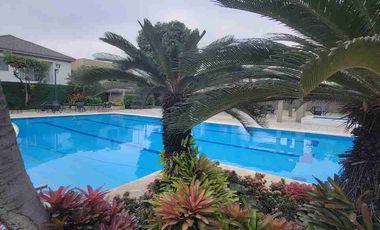 En venta amplia casa esquinera en Urbanización Terrasol, Km, 5 via a Samborondón