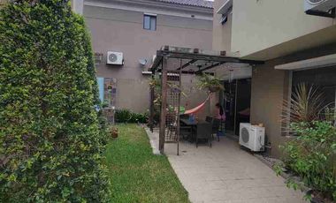 En venta amplia casa esquinera en Urbanización Terrasol, Km, 5 via a Samborondón