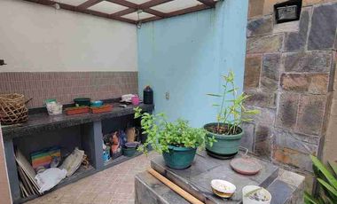 En venta amplia casa esquinera en Urbanización Terrasol, Km, 5 via a Samborondón