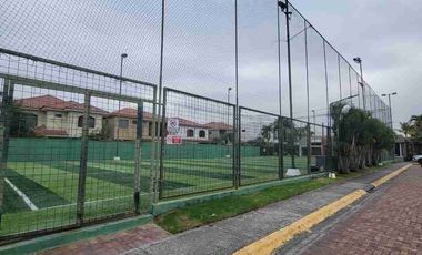 En venta amplia casa esquinera en Urbanización Terrasol, Km, 5 via a Samborondón