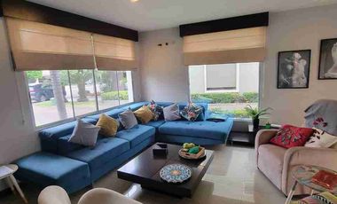 En venta amplia casa esquinera en Urbanización Terrasol, Km, 5 via a Samborondón