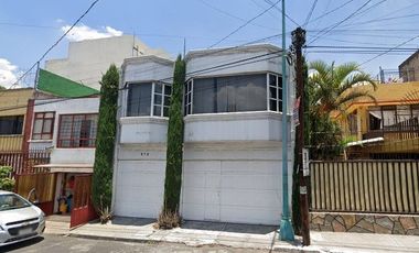 CASA ADJUDICADA EN VENTA REFORMA IZTACCIHUAT SUR IZTACALCO CERCA RIO CHURUBUSCO