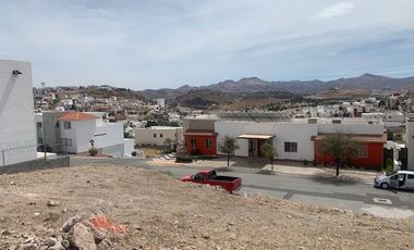 PUERTA DE HIERRO, TERRENO CON EXCELENTE VISTA A LA PRESA EN FRACCIONAMIENTO CERRADO