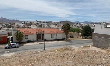 PUERTA DE HIERRO, TERRENO CON EXCELENTE VISTA A LA PRESA EN FRACCIONAMIENTO CERRADO