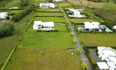 EN VENTA LOTE DE 1500M2 EN CONDOMINIO EN CERRITOS