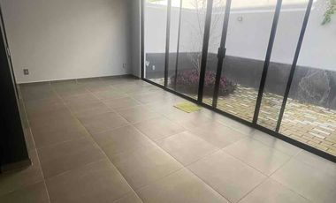 CASA EN VENTA FRACC. MADEIRAS I ZAPOPAN; JALISCO.