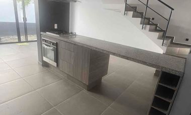 CASA EN VENTA FRACC. MADEIRAS I ZAPOPAN; JALISCO.