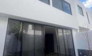 CASA EN VENTA FRACC. MADEIRAS I ZAPOPAN; JALISCO.